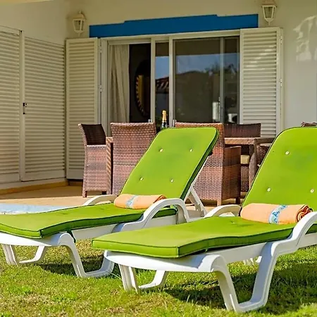 Appartement Sleeps 4 With Pool Air Con And Wifi